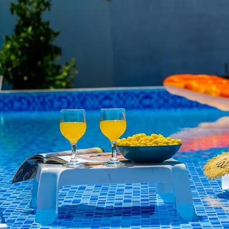 Ece Didem Havuzlu Jakuzili Huzurlu Rahat Bir * Kalkan